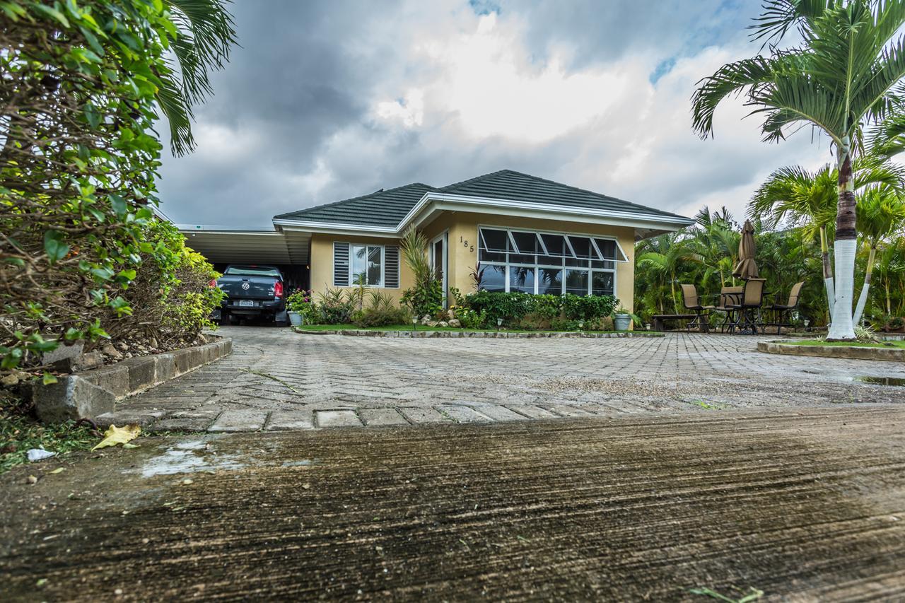 Ocho Rios Under The Palms Villa Kültér fotó